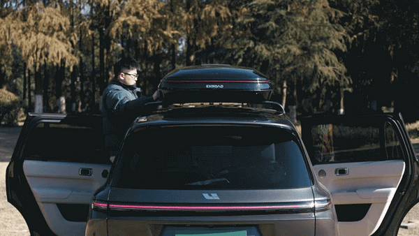 Wheelsboy Select ENROAD Roof Box | Mobile View - Dual-Side Opening, User-Friendly EV Roof Box