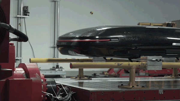 Wheelsboy Select ENROAD Roof Box passes stringent tests: CityCrash Test ensures protection in urban collision scenarios, and Lock Endurance Test verifies long-lasting security of locking mechanisms. A roof box built for city reliability and lasting performance.