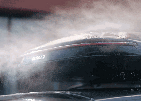 Wheelsboy Select ENROAD Roof Box boasts a splash-proof sealing strip that ensures “Water? We've Got It Covered” – keeping your gear dry through heavy rain, car washes, and any wet conditions. Reliable weather protection for your belongings.