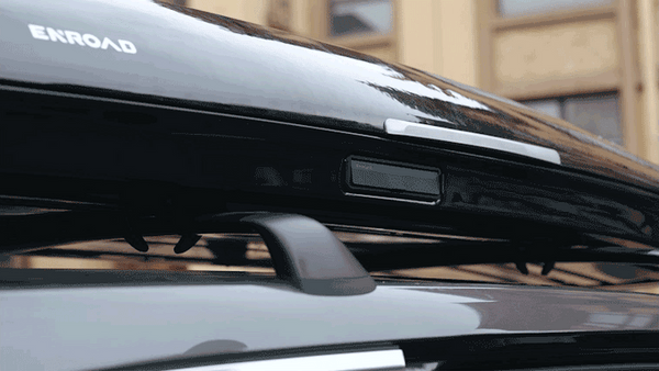 Wheelsboy select  ENROAD Roof Box features smart fingerprint unlock for “Instant Access” – “Your Finger is Your Key”. It eliminates issues like lost keys or frozen locks, delivering faster, safer, and hassle-free access for outdoor adventures.